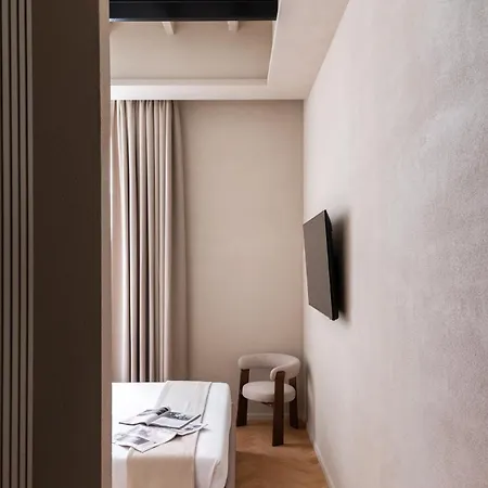 Efes Hotellerie Pensión Roma